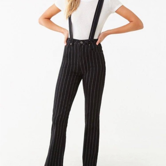 Striped pants with removable suspenders - Picture 5 of 5